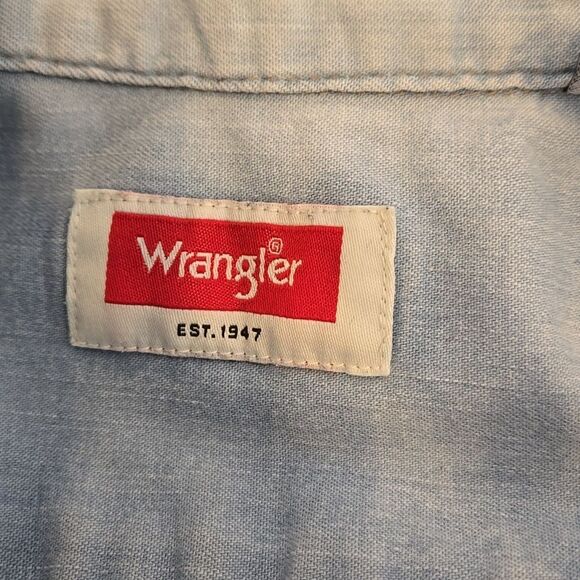 Wrangler Light Blue Denim Button Down Shirt - Picture 6 of 8
